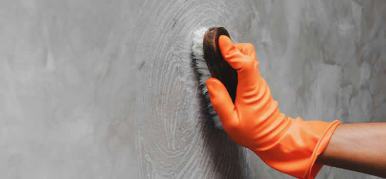 Cómo lavar las paredes para quitar manchas
